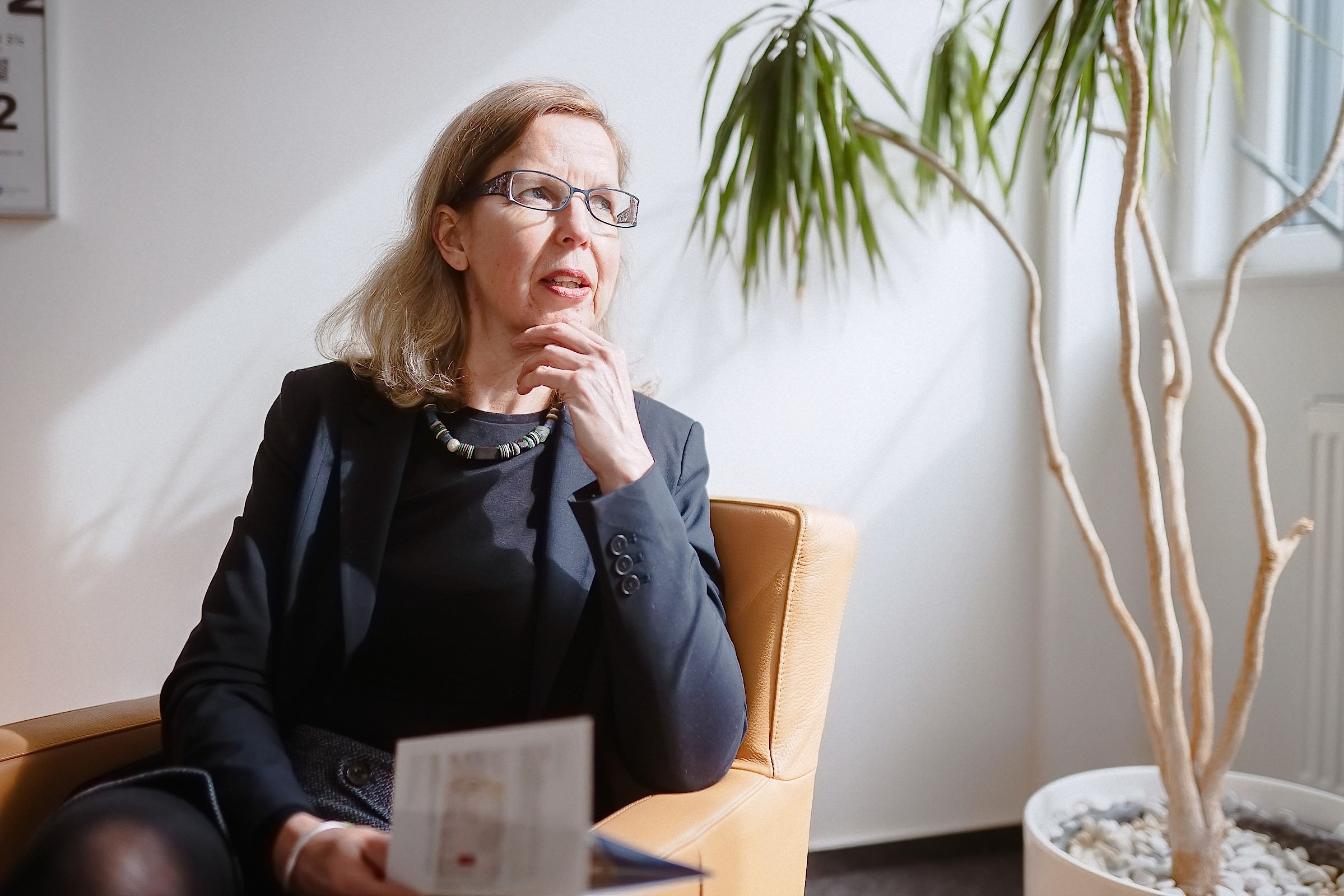 Susan Zerwinsky Susan Zerwinsky ist eine dynamische und engagierte Persönlichkeit, die in ihrer Branche Maßstäbe setzt.